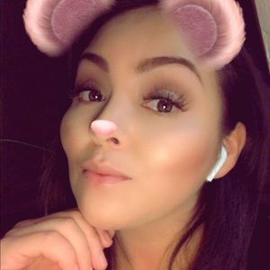 Meet your Posher, Monica